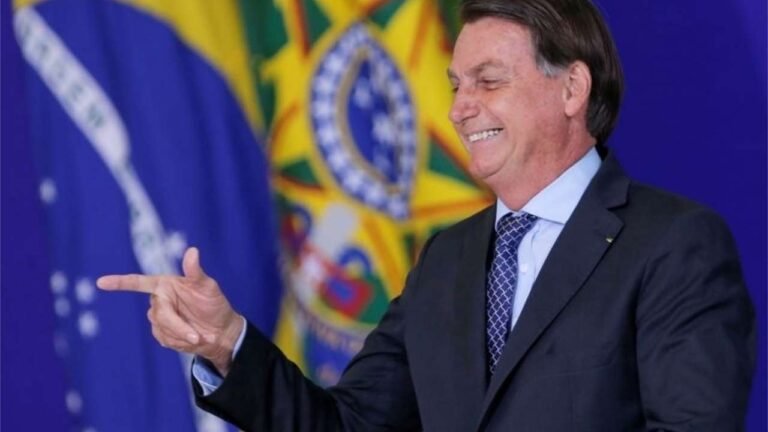 Bolsonaro lidera corrida presidencial em todos os cenários para 2022, aponta pesquisa