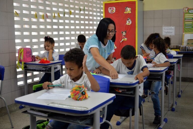 Greve impede retorno das aulas presenciais na rede estadual