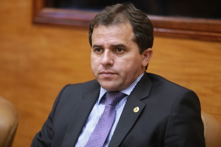Deputado suplente Jairo de Glória assume cadeira na Alese