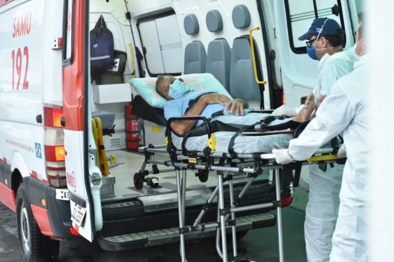 Brasil registra 2.165 mortes por Covid-19