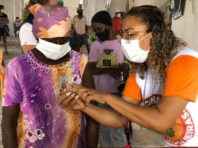 Vacinação contra a Covid-19 e a Gripe continua em Laranjeiras