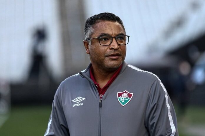 Fluminense anuncia demissão do técnico Roger Machado