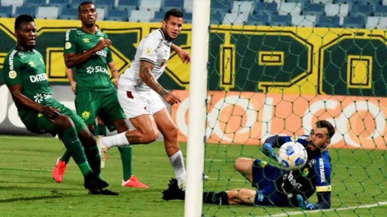 Fluminense sai na frente, mas deixa Cuiabá empatar