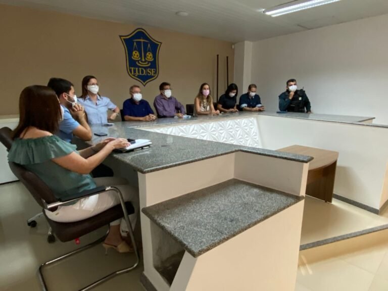 Governo faz reunião para ajustar regras sobre torcida em estádios