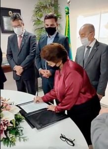 Alese empossa deputada estadual Gracinha Garcez