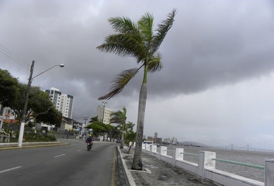 Marinha do Brasil emite alerta de mau tempo com ventos de até 60 km/h