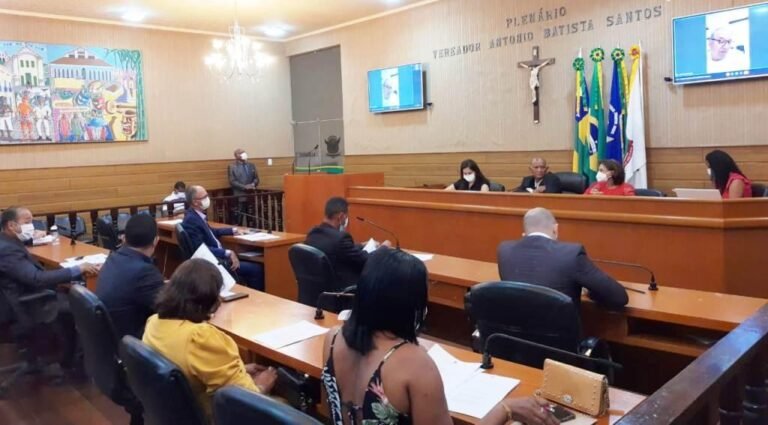 Durante a Sessão a secretária Municipal de Assuntos Parlamentares, Brasilina Borges apresentou a mensagem do Poder Executivo.