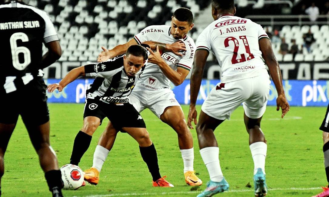 Cariocão: Fluminense vence Botafogo e amplia vantagem na semifinal 