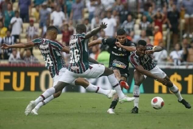 Fluminense sofreu bastante diante do Botafogo, mas Cano salvou o tricolor carioca e o clube avançou à grande final do Cariocão.