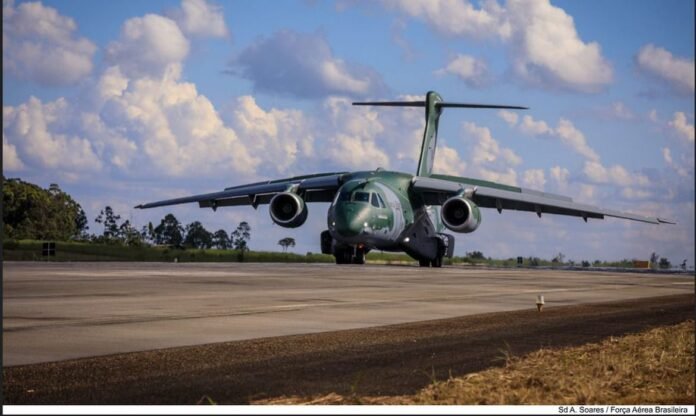Avião da FAB decola hoje (07) com objetivo de que resgatar brasileiros para a Polônia