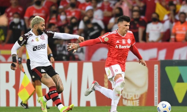 Em Porto Alegre, Flamengo encara o Internacional com técnico novo