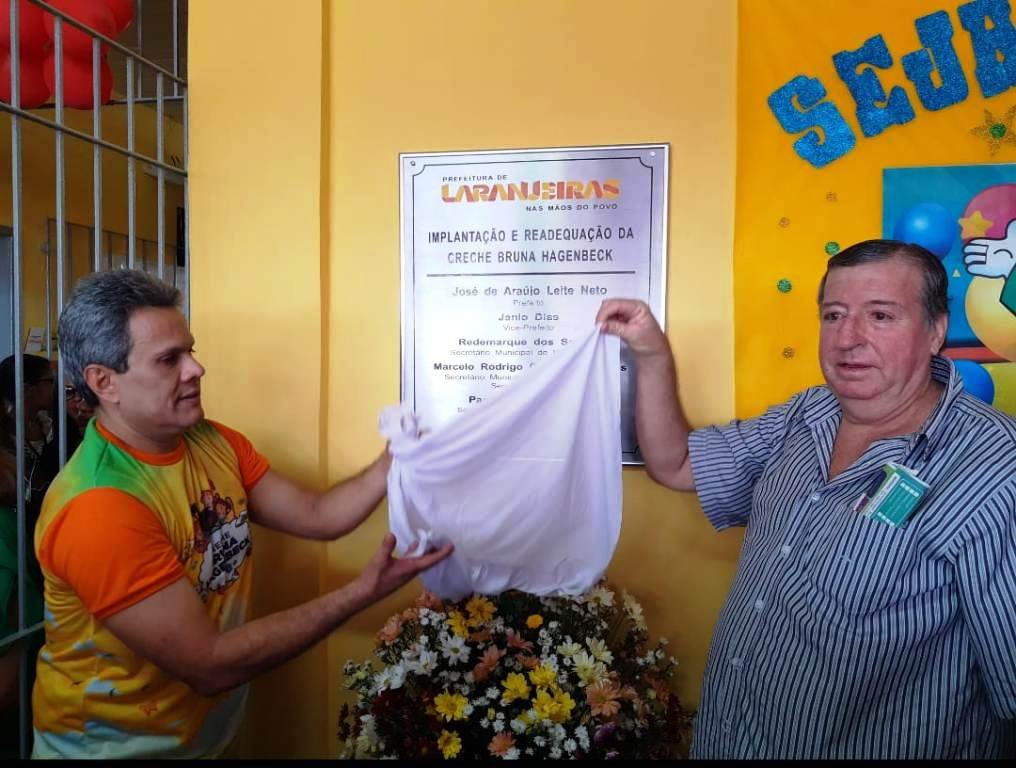 Nesta segunda, 1º, o prefeito Juca acompanhado dos irmãos Helmutinho, Carlos e Henrique Hagenbeck, pai da homenageada, entregou oficialmente a Creche Bruna.