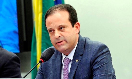 André Moura seguirá na disputa, apesar de decisão do STF, diz defesa