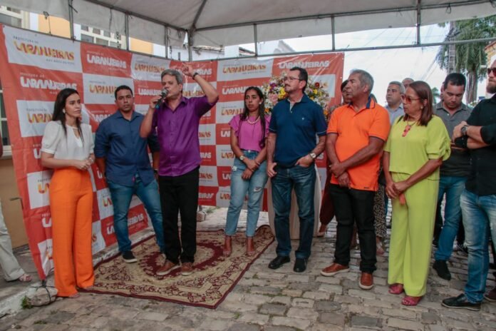 Juca inaugura Centro de Especialidades Médicas e entrega Odontomóvel