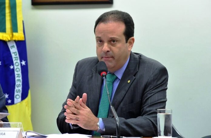 RJ: Ministério Público pede nulidade da nomeação de André Moura