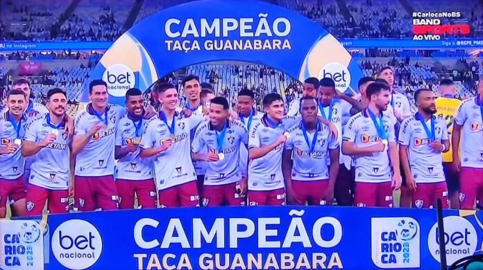 Fluminense vence Flamengo de virada e é Campeão da Taça Guanabara