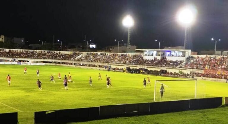 Itabaiana bate o Sergipe e larga na frente por vaga na final do Sergipão