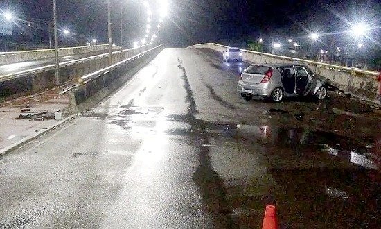 Colisão no viaduto da Av. Tancredo Neves causa morte de condutor