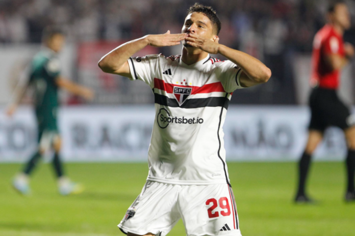 Rodada de sábado no Brasileirão é marcada por vitória dos tricolores