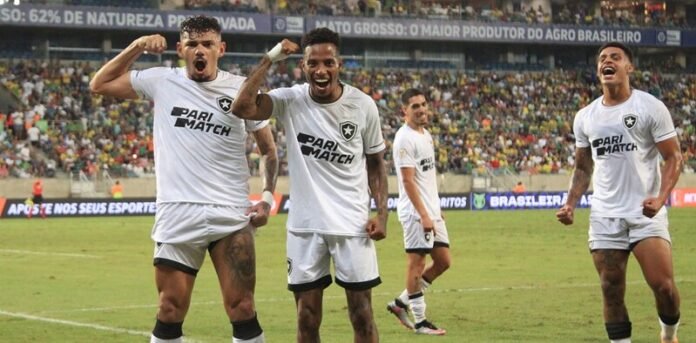 Botafogo bate o Palmeiras no Allianz Parque e amplia liderança