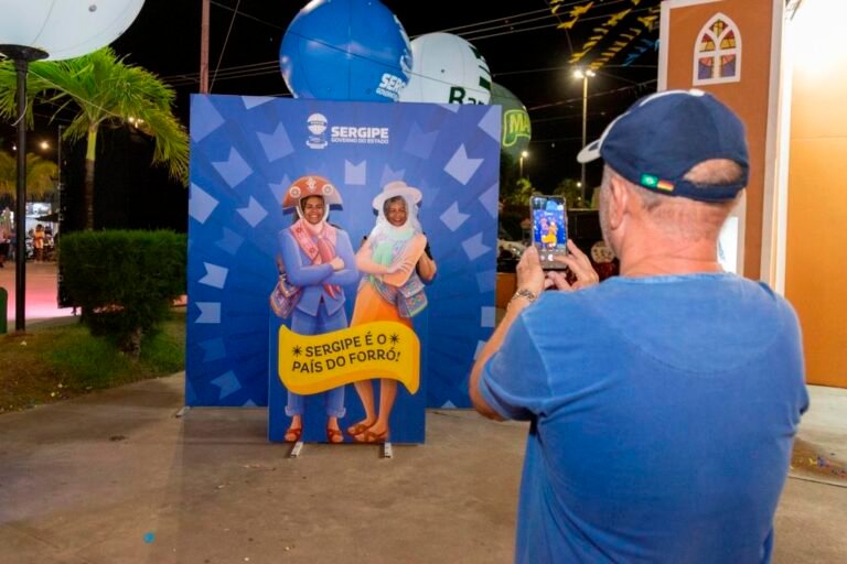 No Arraiá do Povo, púbico registra memórias Juninas