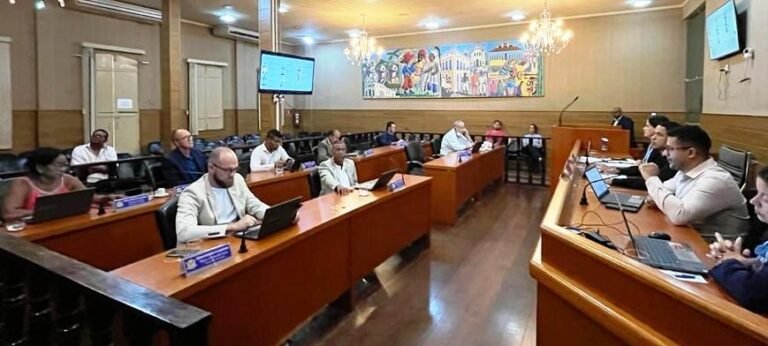 Em sessão extraordinária, Vereadores de Laranjeiras aprovam projeto de qualificação para jovens