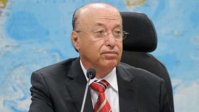 Ex-senador Valadares deixa Diretório Nacional do PSB