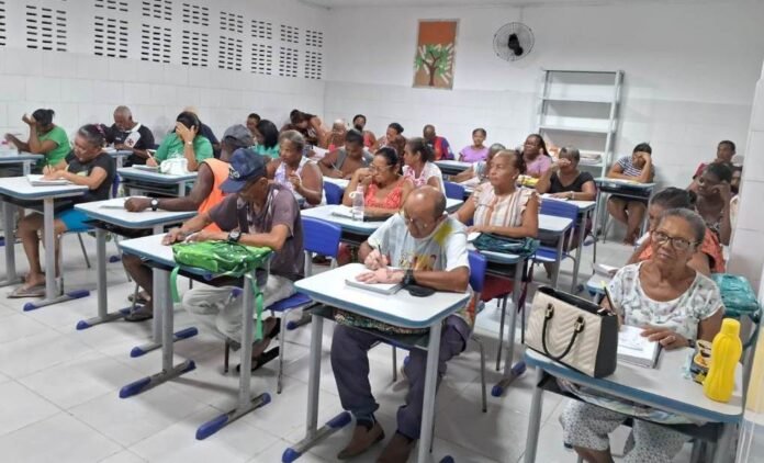 Em Laranjeiras: EJA registra recorde de alunos matriculados em 2024