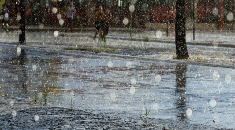 Meteorologia alerta possibilidade de chuvas em SE até sábado, 27