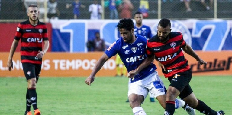 Em jogo eletrizante, Cruzeiro empata com o Vitória em Salvador