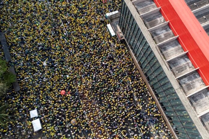 Apoiadores de Bolsonaro fazem manifestação na Avenida Paulista