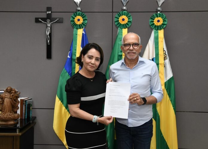 Aracaju: Prefeita eleita Emília Corrêa entrega à PMA lista com nomes da comissão de transição