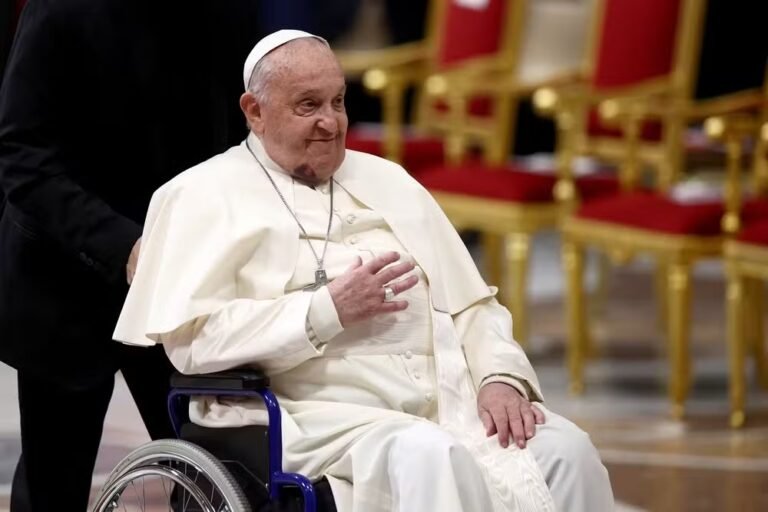 Vaticano informa que o Papa Francisco teve noite tranquila e de repouso