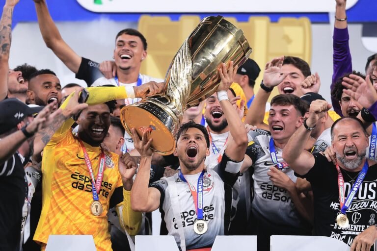 Corinthians é campeão paulista e impede tetra do Palmeiras