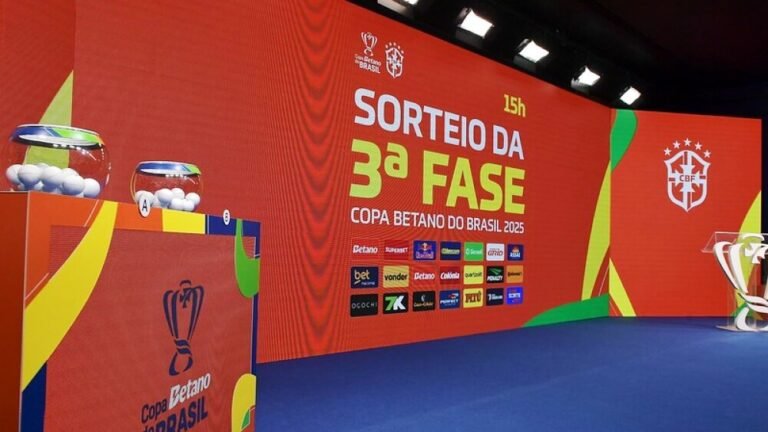 https://i.superesportes.com.br/d6ON4lkye8z4tahJ-Uh9DZiF_lw=/smart/imgsapp.mg.superesportes.com.br/app/noticia_126420360808/2022/04/06/3966009/taca-da-copa-do-brasil_1_75810.jpg