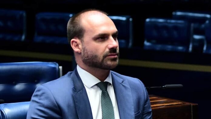 Alexandre Moraes abre inquérito para investigar Eduardo Bolsonaro