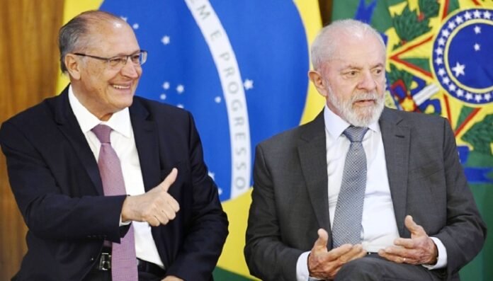 Alckmin diz que Lula quer negociações com os EUA sobre tarifaço de Trump livres de ideologia