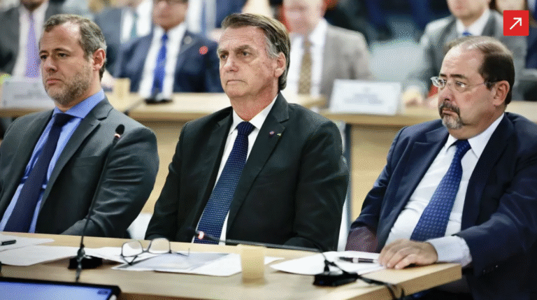 Defesa de Bolsonaro pede para Moraes esclarecer limites de decisão cautelar