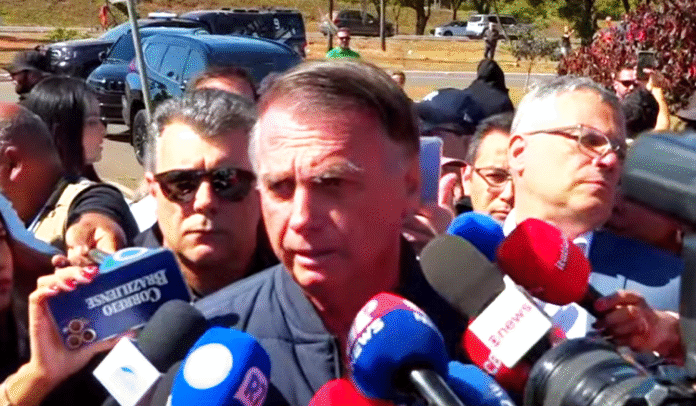 Advogado de Bolsonaro diz que recebe com ‘surpresa e indignação’ medidas cautelares contra ele