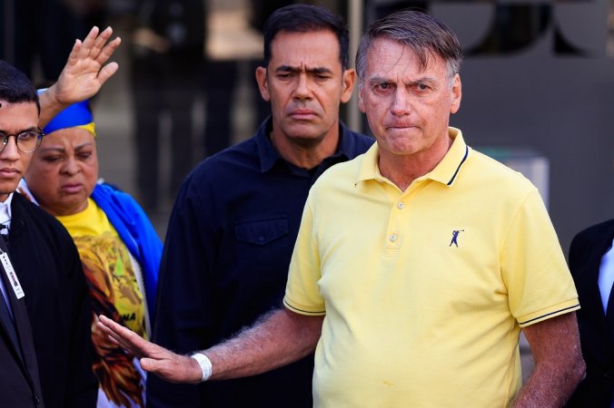 Oposição busca suspender julgamento de Bolsonaro e questiona decisões de Moraes no STF