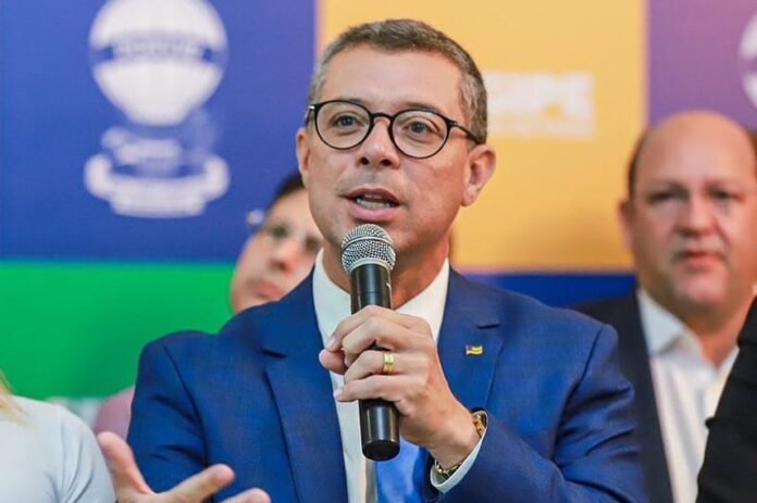 FABIO-MITIDIERI Mais uma pesquisa registra liderança de Fábio Mitidieri em todos os cenários para 2026