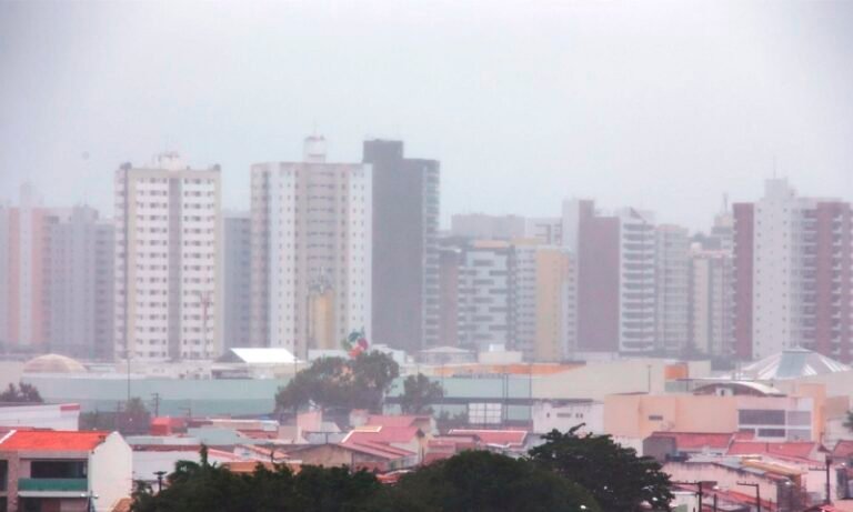 Semac emite alerta de chuvas moderadas a intensas em SE até esta quarta