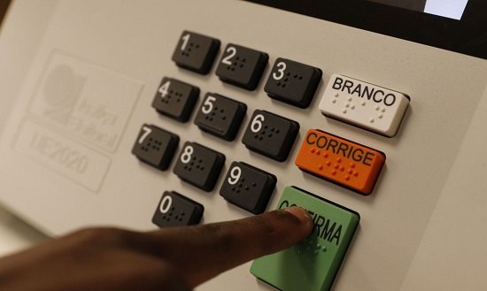 urna_votacao_fotofernandofrazao_agenciabrasil_301022 TSE: Veja como emitir a certidão de quitação eleitoral de forma segura