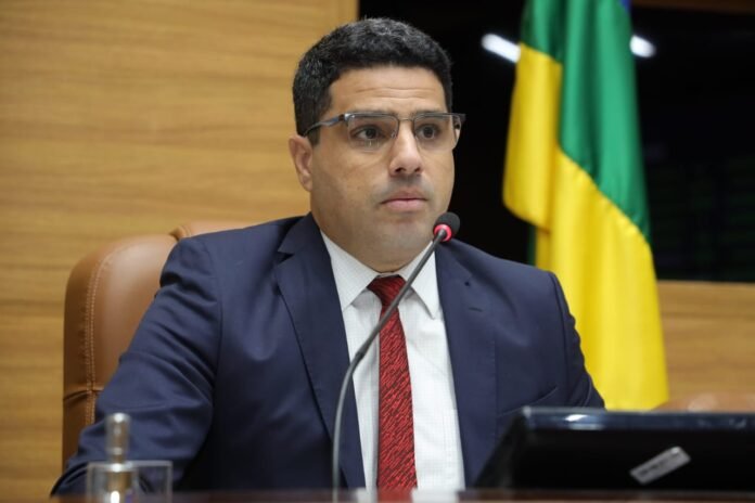 Alese aprova PEC que acaba com voto secreto e amplia transparência legislativa