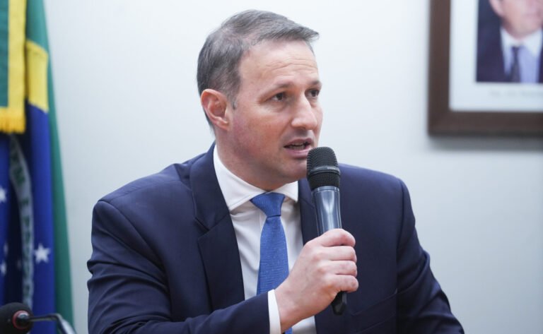 Derrite recua e retira equiparação entre crime organizado e terrorismo