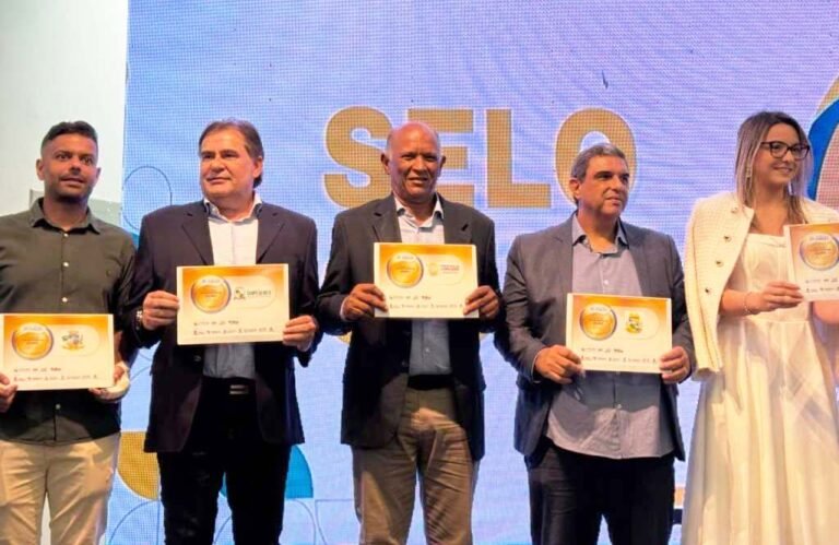 Luciano da Várzea recebe o Selo Ouro em Transparência Pública durante solenidade no TCE/SE