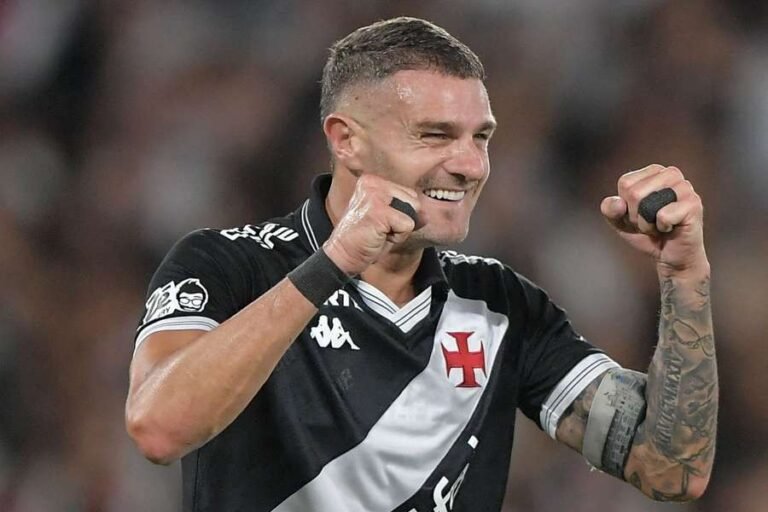 Copa do Brasil: Vegetti decide nos acréscimos, Vasco vira sobre o Fluminense e abre vantagem na semifinal