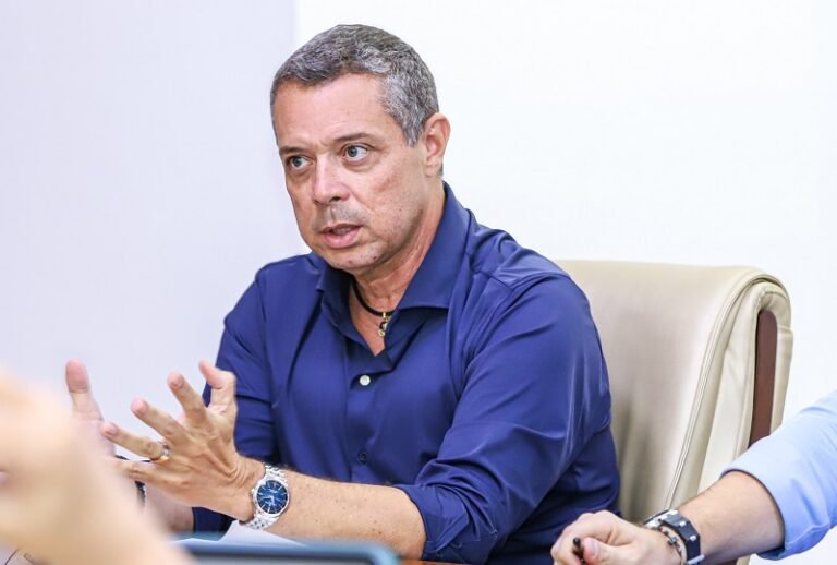 Governo de Sergipe troca sete secretários de uma só vez