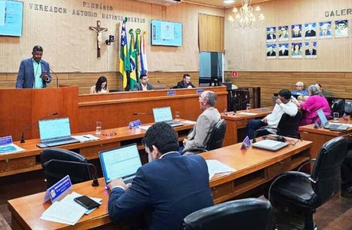 Reajuste do piso dos professores é aprovado em Laranjeiras, mas Mônica Sobral não acompanha votação