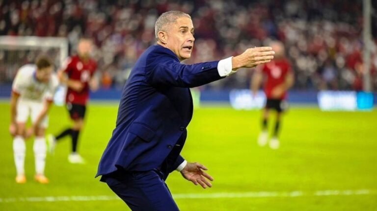 Brasil fica sem técnico na Copa do Mundo pela primeira vez após eliminação de Sylvinho